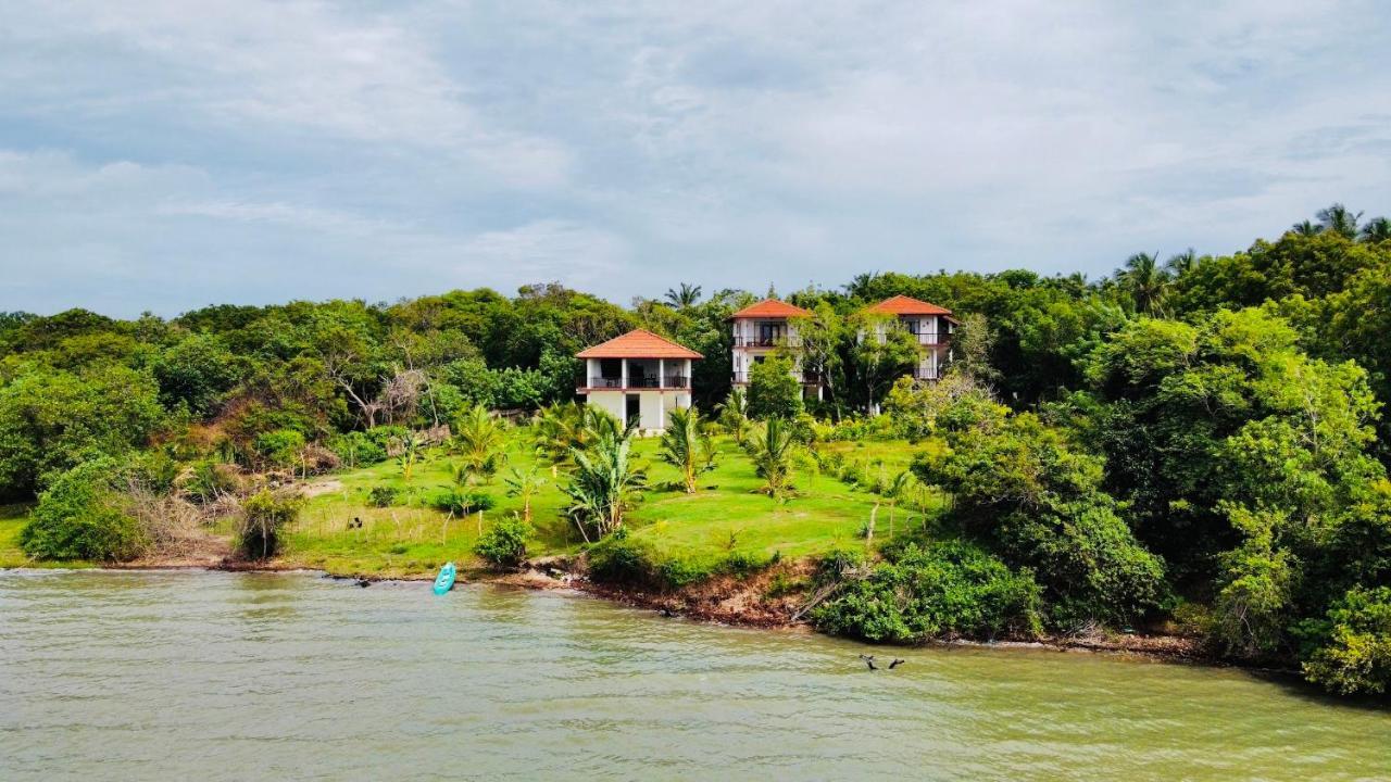 Ashansa Lagoon Resort Tangalle Exterior photo