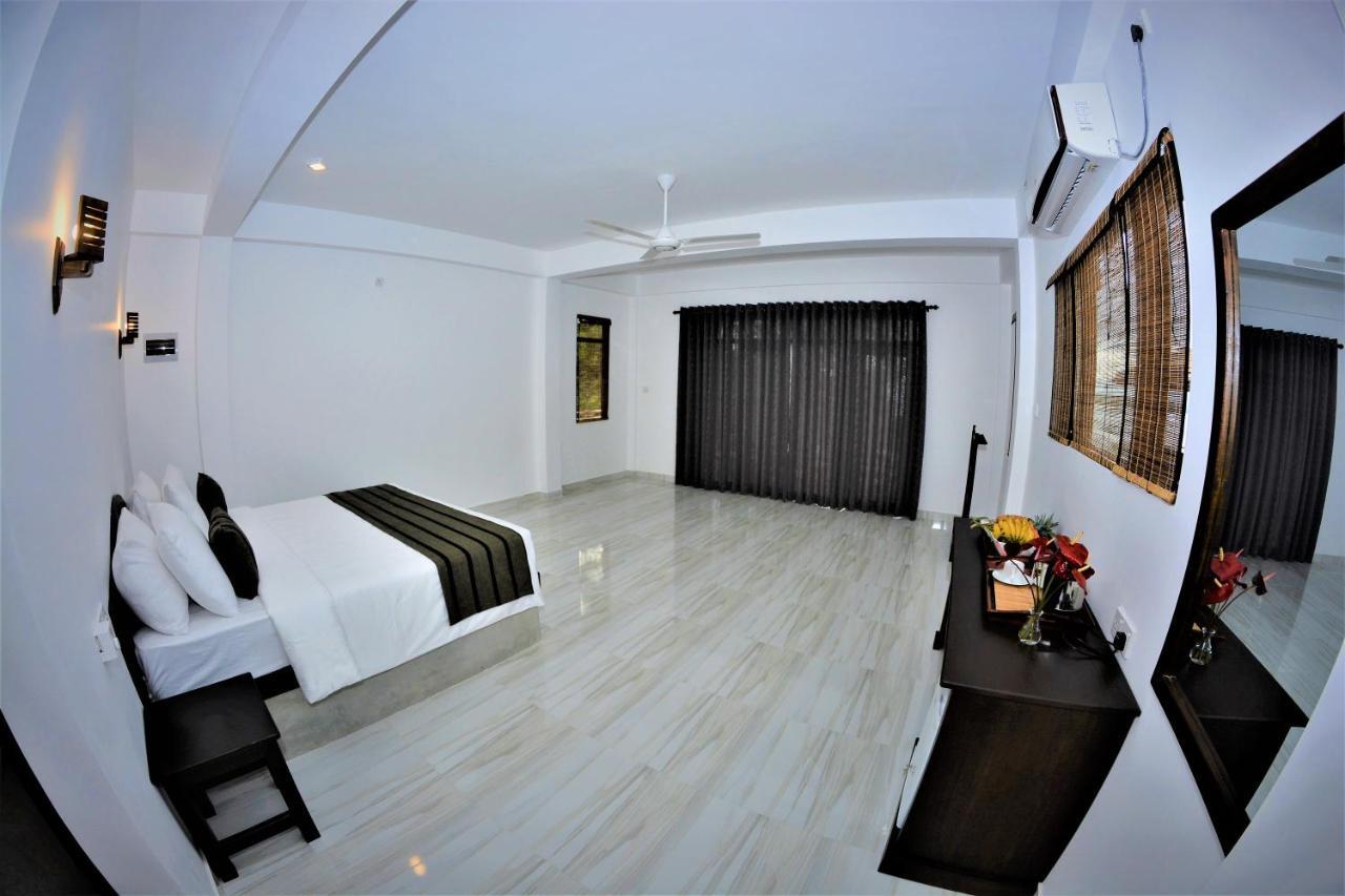 Ashansa Lagoon Resort Tangalle Exterior photo